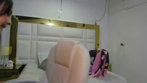 Johana y Santiago online show from May 2026 03:23:01 AM