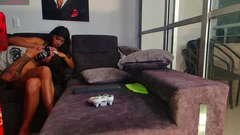 Snapshot of latin_couple77 chatting on January 2025 04:28:02 AM Sara y Andy online show from January 2025 04:28:02 AM