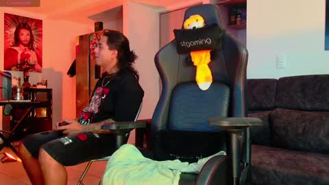 Snapshot of latin_couple77 chatting on February 2025 10:26:02 AM Sara y Andy online show from February 2025 10:26:02 AM