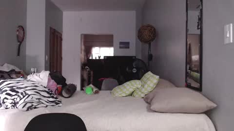 M E G A N  online show from January 2025 02:08:02 PM