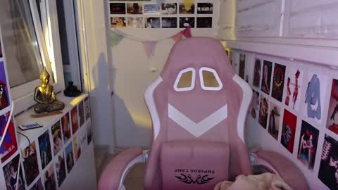 miiiiiiaaaa online show from December 2024 02:24:01 AM