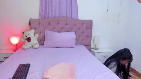 Martina online show from November 2025 08:46:02 AM