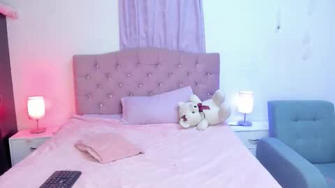 Martina online show from November 2025 09:17:01 PM