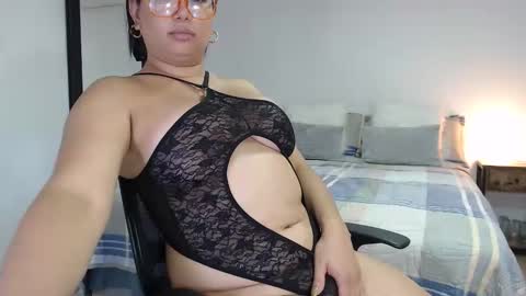 FLOR SALVAJE online show from November 2025 06:23:02 PM