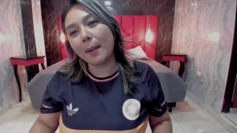 EMMA   online show from November 2025 02:54:01 PM