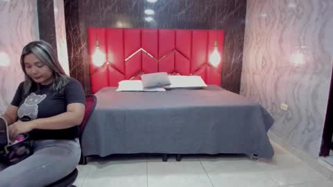 EMMA   online show from February 2026 02:01:02 PM