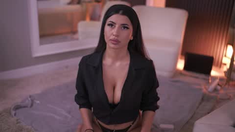 Latina online show from April 2026 07:31:02 PM