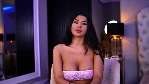 Latina online show from June 2026 06:12:01 PM