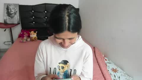 Snapshot of latinaqueen023 chatting on April 2026 02:29:01 PM Luna online show from April 2026 02:29:01 PM