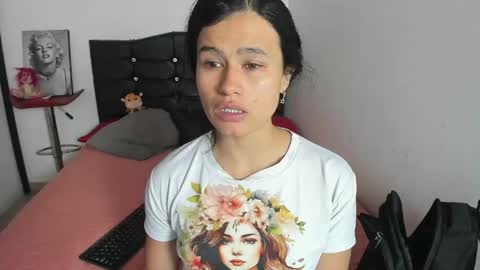 Snapshot of latinaqueen023 chatting on April 2026 03:50:02 PM Luna online show from April 2026 03:50:02 PM