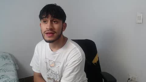 Snapshot of latinbunny7779 chatting on December 2024 12:06:02 AM camilo online show from December 2024 12:06:02 AM