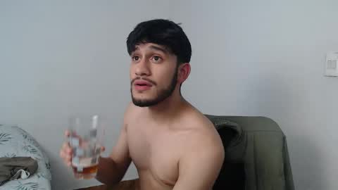 Snapshot of latinbunny7779 chatting on December 2024 01:43:01 AM camilo online show from December 2024 01:43:01 AM