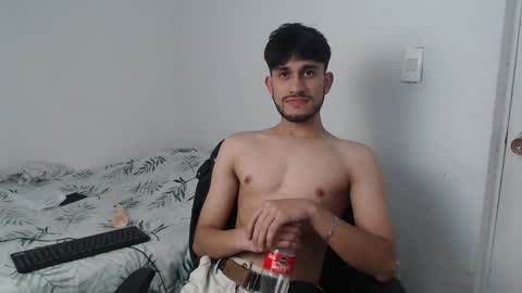 Snapshot of latinbunny7779 chatting on January 2025 04:38:01 AM camilo online show from January 2025 04:38:01 AM