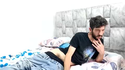 Snapshot of latinlustandfrenchkiss chatting on November 2025 06:51:01 PM latinlustandfrenchkiss online show from November 2025 06:51:01 PM