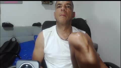 latinmartin254 online show from May 2026 03:22:01 AM