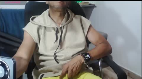 latinmartin254 online show from May 2026 01:35:01 AM