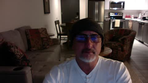 Snapshot of latinnous chatting on December 2024 04:56:02 AM QS - INDEPENDENT MODEL online show from December 2024 04:56:02 AM