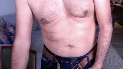 Snapshot of latinnous chatting on December 2024 06:31:02 PM QS - INDEPENDENT MODEL online show from December 2024 06:31:02 PM
