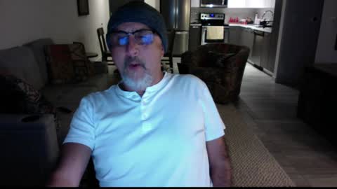 Snapshot of latinnous chatting on December 2024 05:39:01 AM QS - INDEPENDENT MODEL online show from December 2024 05:39:01 AM