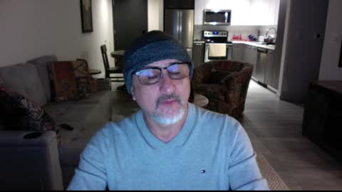Snapshot of latinnous chatting on December 2024 03:29:02 AM QS - INDEPENDENT MODEL online show from December 2024 03:29:02 AM