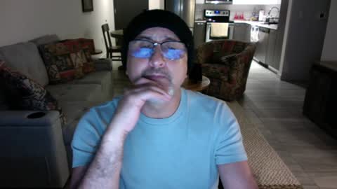 Snapshot of latinnous chatting on January 2025 05:41:02 AM QS - INDEPENDENT MODEL online show from January 2025 05:41:02 AM