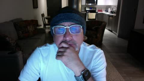 Snapshot of latinnous chatting on January 2025 06:22:01 AM QS - INDEPENDENT MODEL online show from January 2025 06:22:01 AM