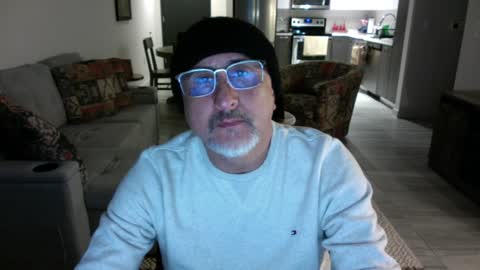 Snapshot of latinnous chatting on January 2025 02:44:02 AM QS - INDEPENDENT MODEL online show from January 2025 02:44:02 AM