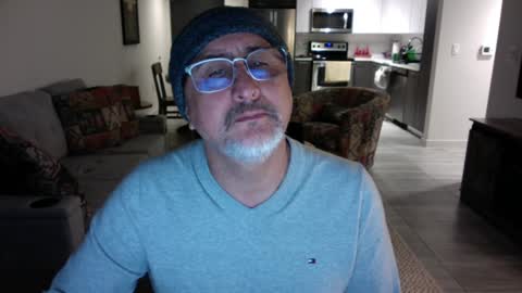 Snapshot of latinnous chatting on January 2025 06:24:02 AM QS - INDEPENDENT MODEL online show from January 2025 06:24:02 AM