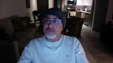 Snapshot of latinnous chatting on January 2025 02:03:02 AM QS - INDEPENDENT MODEL online show from January 2025 02:03:02 AM