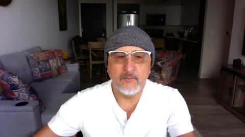 Snapshot of latinnous chatting on January 2025 05:34:01 PM QS - INDEPENDENT MODEL online show from January 2025 05:34:01 PM