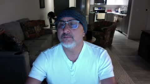 Snapshot of latinnous chatting on January 2025 06:09:01 AM QS - INDEPENDENT MODEL online show from January 2025 06:09:01 AM