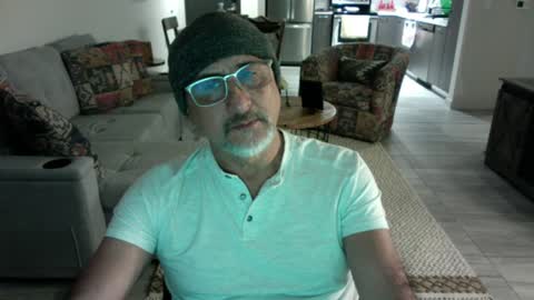 Snapshot of latinnous chatting on January 2025 05:51:02 AM QS - INDEPENDENT MODEL online show from January 2025 05:51:02 AM