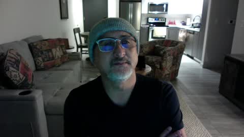 Snapshot of latinnous chatting on February 2025 02:07:01 AM QS - INDEPENDENT MODEL online show from February 2025 02:07:01 AM