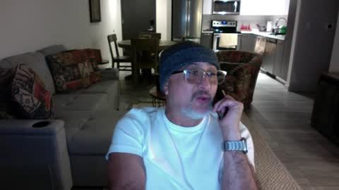 Snapshot of latinnous chatting on February 2025 02:50:02 AM QS - INDEPENDENT MODEL online show from February 2025 02:50:02 AM