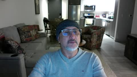 Snapshot of latinnous chatting on February 2025 02:45:02 AM QS - INDEPENDENT MODEL online show from February 2025 02:45:02 AM