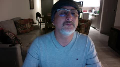 Snapshot of latinnous chatting on February 2025 05:05:01 AM QS - INDEPENDENT MODEL online show from February 2025 05:05:01 AM