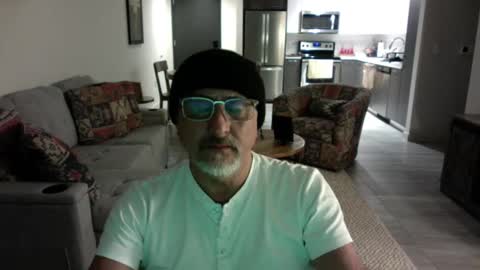 Snapshot of latinnous chatting on February 2025 04:20:01 AM QS - INDEPENDENT MODEL online show from February 2025 04:20:01 AM