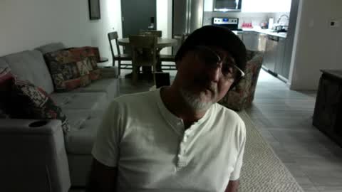 Snapshot of latinnous chatting on February 2025 07:26:01 AM QS - INDEPENDENT MODEL online show from February 2025 07:26:01 AM