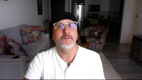 Snapshot of latinnous chatting on February 2025 08:11:02 PM QS - INDEPENDENT MODEL online show from February 2025 08:11:02 PM