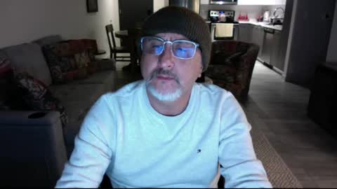 Snapshot of latinnous chatting on February 2025 05:14:02 AM QS - INDEPENDENT MODEL online show from February 2025 05:14:02 AM