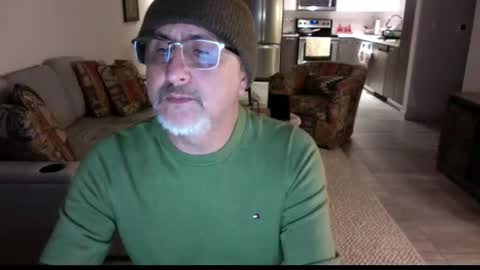 Snapshot of latinnous chatting on February 2025 02:10:02 AM QS - INDEPENDENT MODEL online show from February 2025 02:10:02 AM