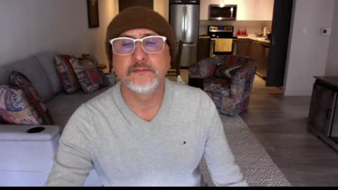 Snapshot of latinnous chatting on February 2025 07:46:01 PM QS - INDEPENDENT MODEL online show from February 2025 07:46:01 PM