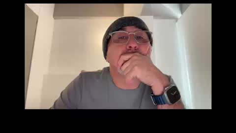Snapshot of latinnous chatting on September 2025 06:30:02 PM QS - INDEPENDENT MODEL online show from September 2025 06:30:02 PM