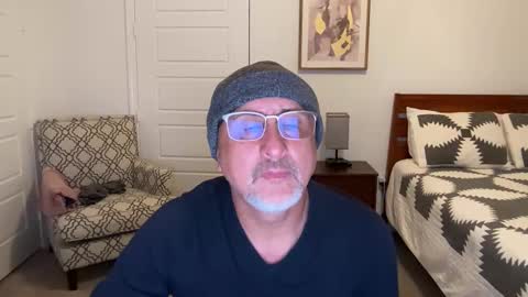 Snapshot of latinnous chatting on October 2025 05:54:02 AM QS - INDEPENDENT MODEL online show from October 2025 05:54:02 AM