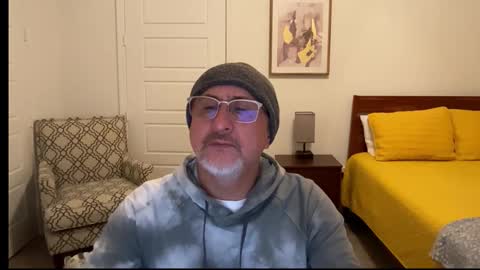 Snapshot of latinnous chatting on December 2025 04:39:02 AM QS - INDEPENDENT MODEL online show from December 2025 04:39:02 AM