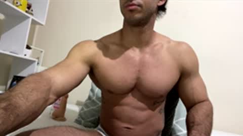 latino_rodri online show from April 2026 05:30:01 AM
