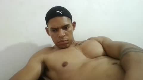 Snapshot of latinoxxl22cm chatting on February 2025 05:56:01 AM latinoxxl22cm online show from February 2025 05:56:01 AM