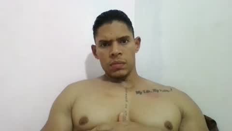 Snapshot of latinoxxl22cm chatting on February 2025 03:47:02 AM latinoxxl22cm online show from February 2025 03:47:02 AM