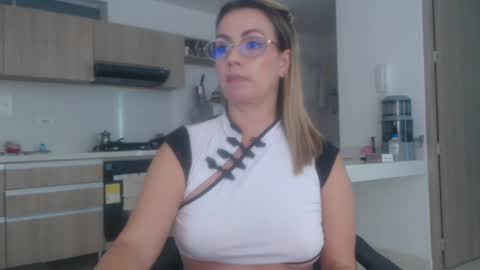 Snapshot of latinpaprika chatting on February 2025 02:00:01 PM latinpaprika online show from February 2025 02:00:01 PM