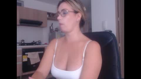 Snapshot of latinpaprika chatting on February 2025 12:43:01 AM latinpaprika online show from February 2025 12:43:01 AM